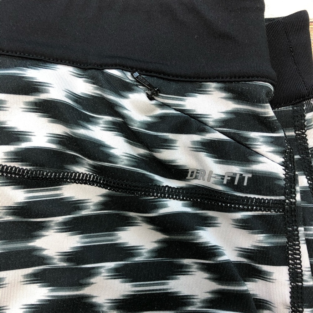 Nike Essential Dri-Fit Leggings - Picture 6 of 7